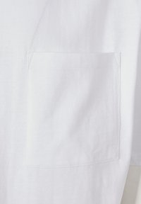 Urban Classics HEAVY BOXY POCKET TEE - Jednoduché tričko - white