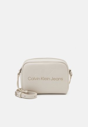 SCULPTED CAMERA BAG MONO - Bandolera - eggshell