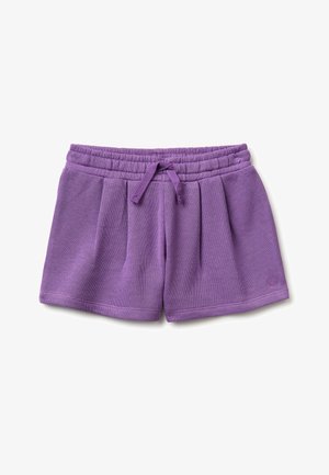 Shorts di cotone viola con elastico in vita, coulisse e pieghe sottili sul davanti, disposti piani su uno sfondo bianco.
