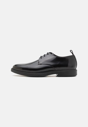 BOSS, Derbies & Richelieus - black