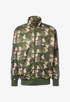Veste zippée camouflage avec col montant, poignets et ourlet côtelés verts, bande noire siglée sur les manches, et logo « bruno banani » sur la poitrine.
