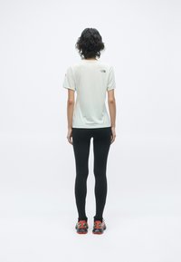 The North Face Summit Series HIGH TRAIL GRAPHIC - T-shirt de sport - calacatta