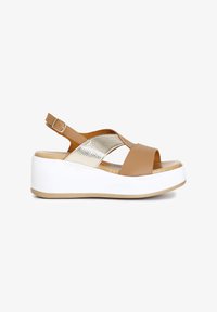 Vybráno, gold hazel