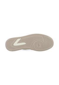 Lichtbeige schoeninlegzool met een gestructureerd oppervlak, met een witte accent dat lijkt op een 'V' en een circulair logo, ontworpen voor grip en comfort.