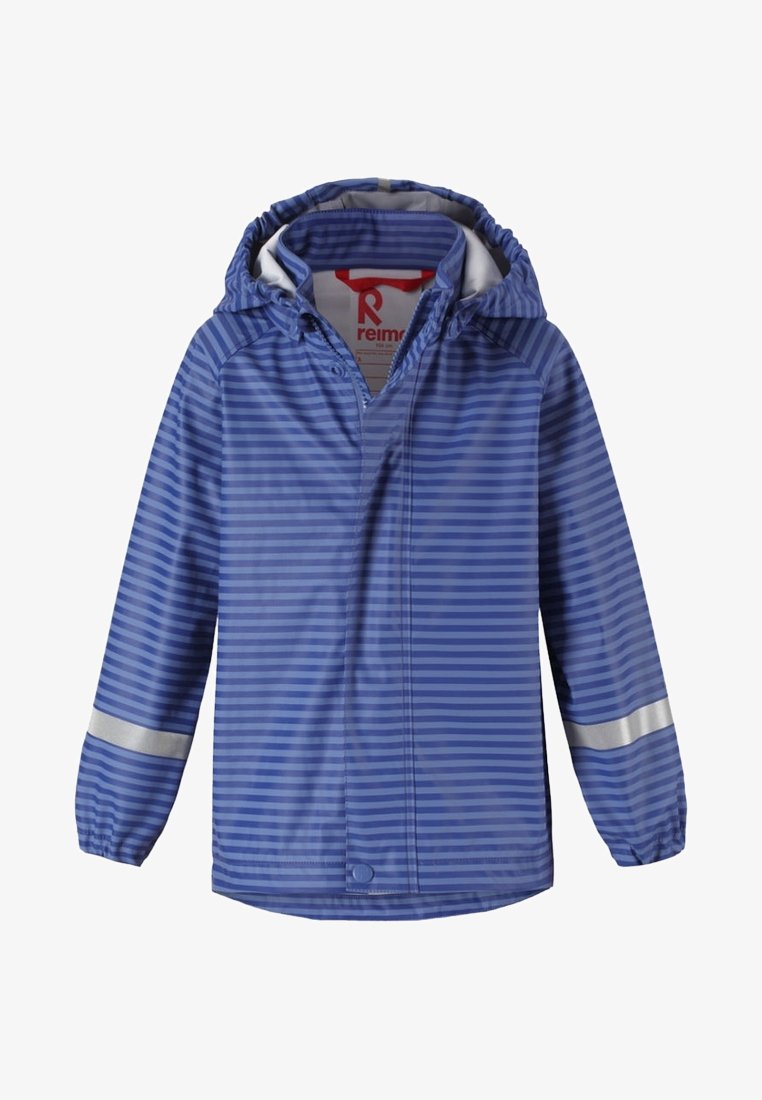 Blau gestreifte Regenjacke mit reflektierenden Akzenten, Kapuze und elastischen Bündchen, aus wasserdichtem Material gefertigt, mit einem Reißverschluss vorne.
