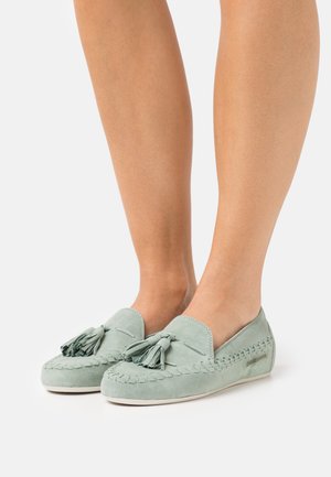 STITCHING TASSLES - Slip-ons - sage
