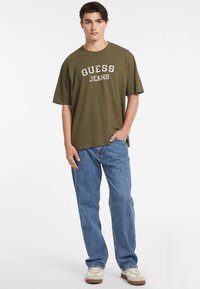 Guess Jeans VINTAGE - Marškinėliai su spaudiniu - olivgrün