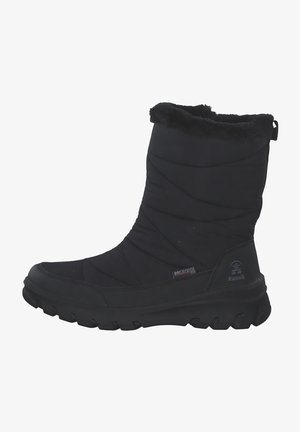 Zwarte geïsoleerde winterlaars met een gekwilt ontwerp, nepbontafwerking aan de bovenkant, rubberen zool en waterdicht materiaal. Kenmerkt een logo aan de zijkant.