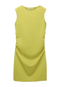 Robe sans manches en tissu jaune vif avec une silhouette ajustée, présentant des fronces sur les côtés pour plus de texture et un col rond.
