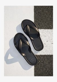 Non sélectionné, black