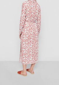 Pepe Jeans Sukienka koszulowa