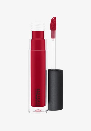 Lucidalabbra in un tubo trasparente di colore rosso, con un tappo opaco nero e un applicatore. Il prodotto è etichettato "MAC Lipglass."