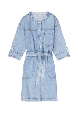 Lichtblauwe spijkerjurk met een ronde hals, knopen aan de voorkant, lange mouwen, een ceintuur in de taille en een borstzak. Voorzien van gestikte details.