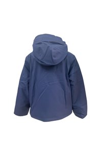 Giacca impermeabile blu scuro con cappuccio. Presenta una texture liscia, una vestibilità rilassata e non ha hardware o dettagli visibili. Vista posteriore mostrata.