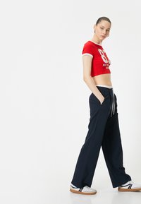Koton - T-shirt z nadrukiem