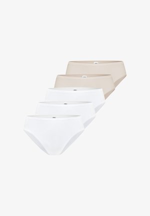 Fem enkle dame-boksershorts i beige og hvid, arrangeret diagonalt i to rækker på en hvid baggrund.