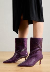 Classic ankle boots - violet