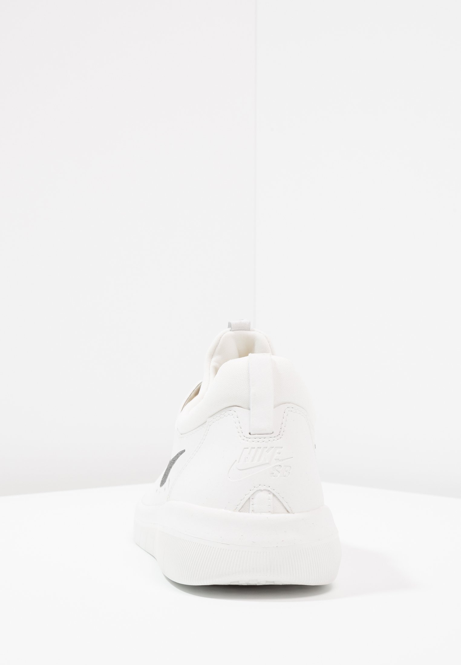 Nike SB NYJAH FREE Skatesko summit whiteanthracite Nike SB NYJAH FREE Skatesko summit whiteanthracite