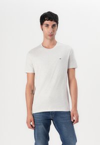 Tommy Jeans TEE 3 PACK - T-shirts - black /grey/ecru