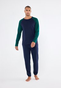 Pier One Pizsama szett - dark blue/green