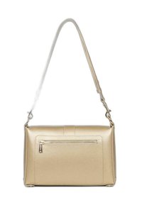 Metallic guld håndtaske med en struktureret overflade, rektangulær form, justerbar rem og en lynlåslomme foran. Glat hardware-accents.