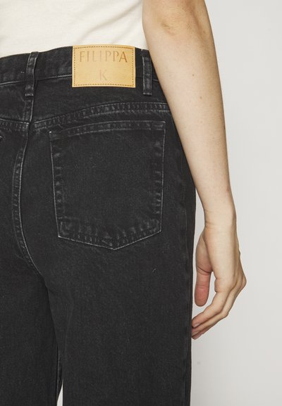 Filippa K BAGGY TAPERED  - Relaxed fit jeans - charcoal