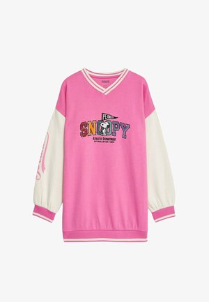 Różowo-biała bluza z długim rękawem i dekoltem w serek, z grafiką Snoopiego oraz napisem "Athletic Department Established 1950" z przodu.