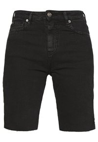 Mustat farkkushortsit suoran leikkauksen omaavina, joissa on repsottava helma, viisi taskua ja metallinen nappilukitus vyötäröllä.