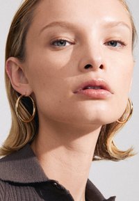 Pilgrim PRIYA HOOP EARRINGS - Auskarai - gold-coloured