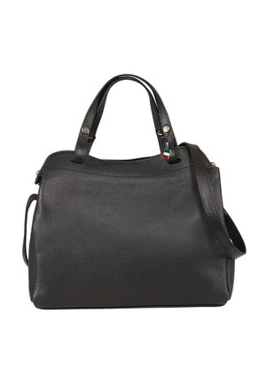 Sac à main en cuir noir texturé avec double poignée, bandoulière amovible et petite étiquette drapeau italien sur une poignée.