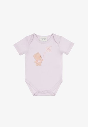 Lichtroze babyrompertje met een kleine beer die een roze vlieger vasthoudt, bedrukt aan de voorkant, voorzien van drukknoopjes onderaan.
