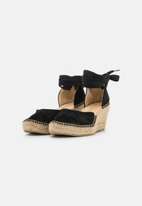 Selected Femme SLFMIA WEDGE  - Sapatos de salto alto com atacadores - black