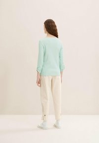 TOM TAILOR HENLEY - Camiseta de manga larga - offwhite green stripe