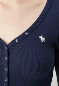 Abercrombie & Fitch ICON HENLEY - Maglietta a manica lunga - navy