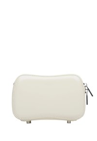 Bílá kožená taštička s hladkým povrchem, zaobleným tvarem a černým zipem. Obsahuje decentní logo značky vyražené na přední straně.