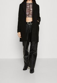 Even&Odd Cappotto corto - black