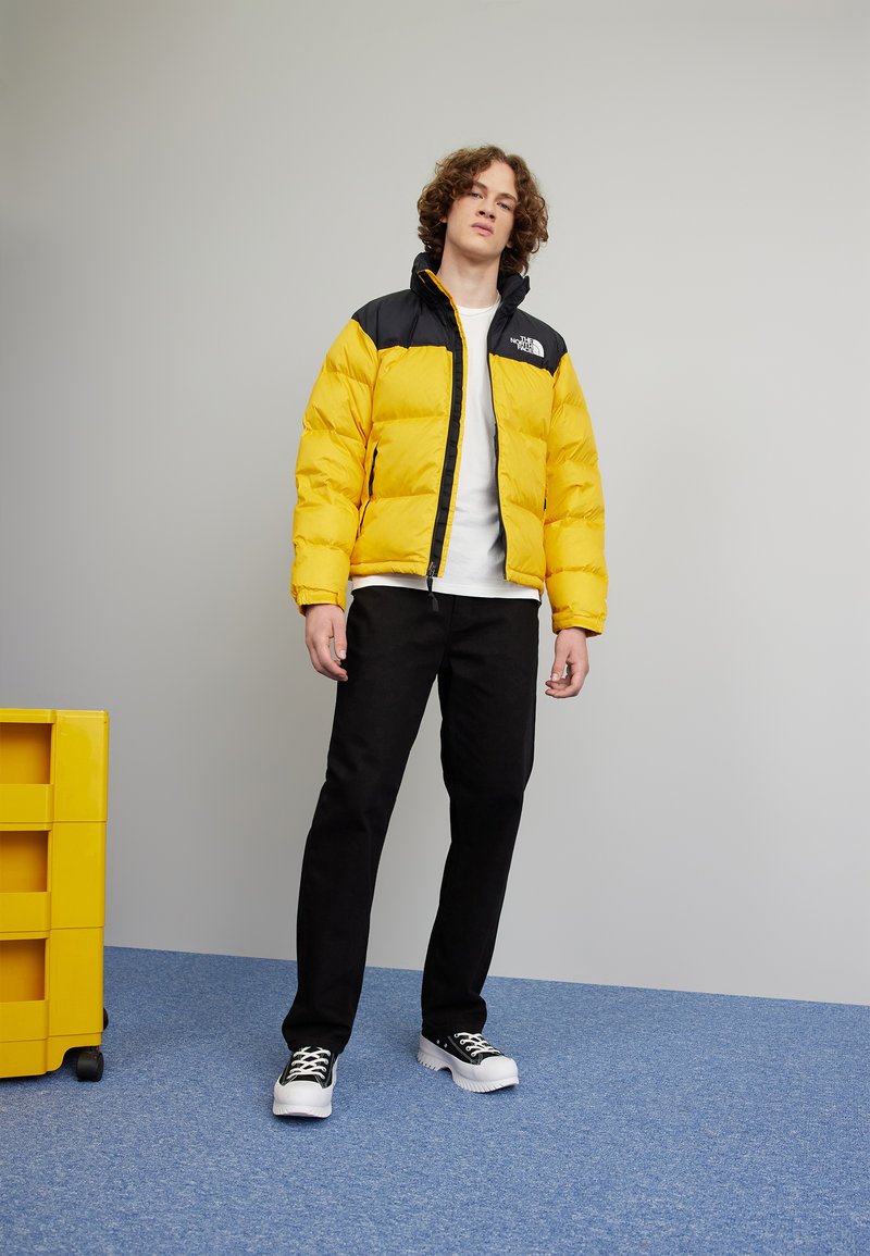 Summit Gold Puffer Jacket Chamarra North Face Amarilla The North