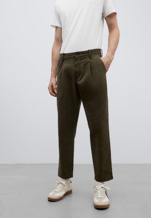 Chino - dark green