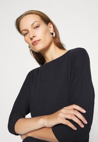 s.Oliver Langarmshirt - dark blue