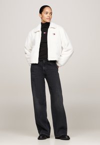 Tommy Jeans Talvejope - ivory