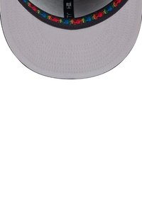 Graue Baseballmütze mit gebogenem Schirm, ausgestattet mit einem bunten Blumenmuster entlang des Innenfutters und einem dezenten strukturierten Stoff.