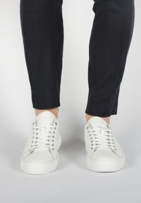 Blackstone MORGAN LOW  - Zapatillas - white