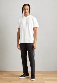 Minimum AARHUS - T-shirts basic - white