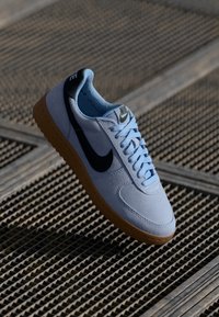 Nike Sportswear FIELD GENERAL - Tenisky - aluminum/black/dark brown/sail