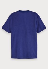 Kortærmet t-shirt i dyb blå stof, med rund halsudskæring og glat tekstur, samt en enkel og ren silhuet.