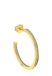 Boucle d'oreille en or avec une finition lisse, présentant une rangée de petits gemmes clairs le long d'un bord et une fermeture à tige sécurisée.