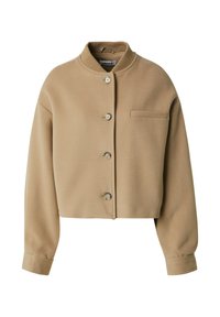 Beige cropped jasje met een afgeronde kraag, voorknopsluiting, lange mouwen, een enkele borstzak en zachte, gestructureerde stof.