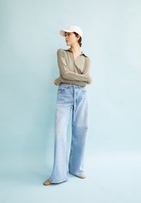 Thumbnail Image 6