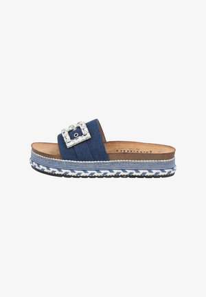 Blauwe denim slide-sandalen met een zilveren vierkante gesp, geweven touw middenzool en een gestructureerde rubberen buitenzool. Leren inlegzool.
