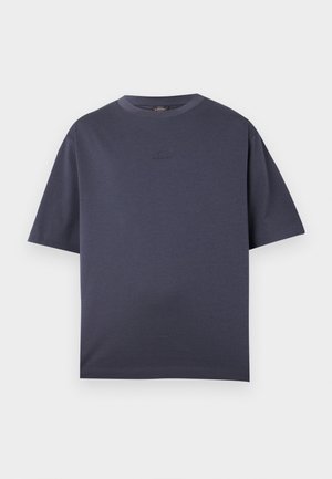 Navy blue short-sleeve T-shirt made of soft cotton blend. Round neckline, relaxed fit, featuring a subtle embossed logo on the chest.